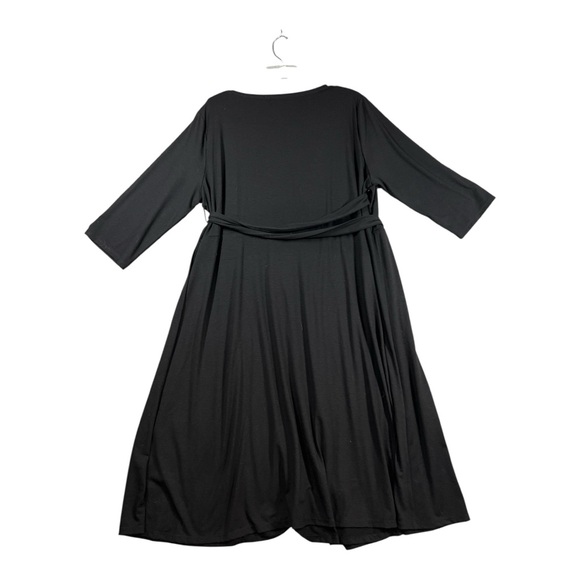 Elegant Black Long Sleeve Wrap Dress - Picture 3 of 10